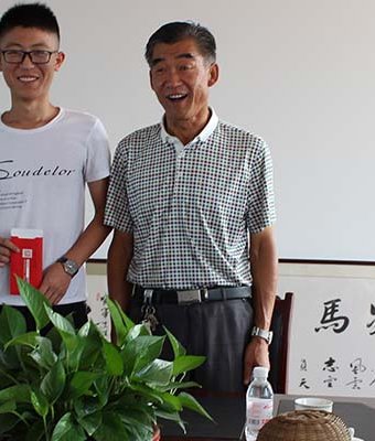 Group photo of president Liu and subsidised students